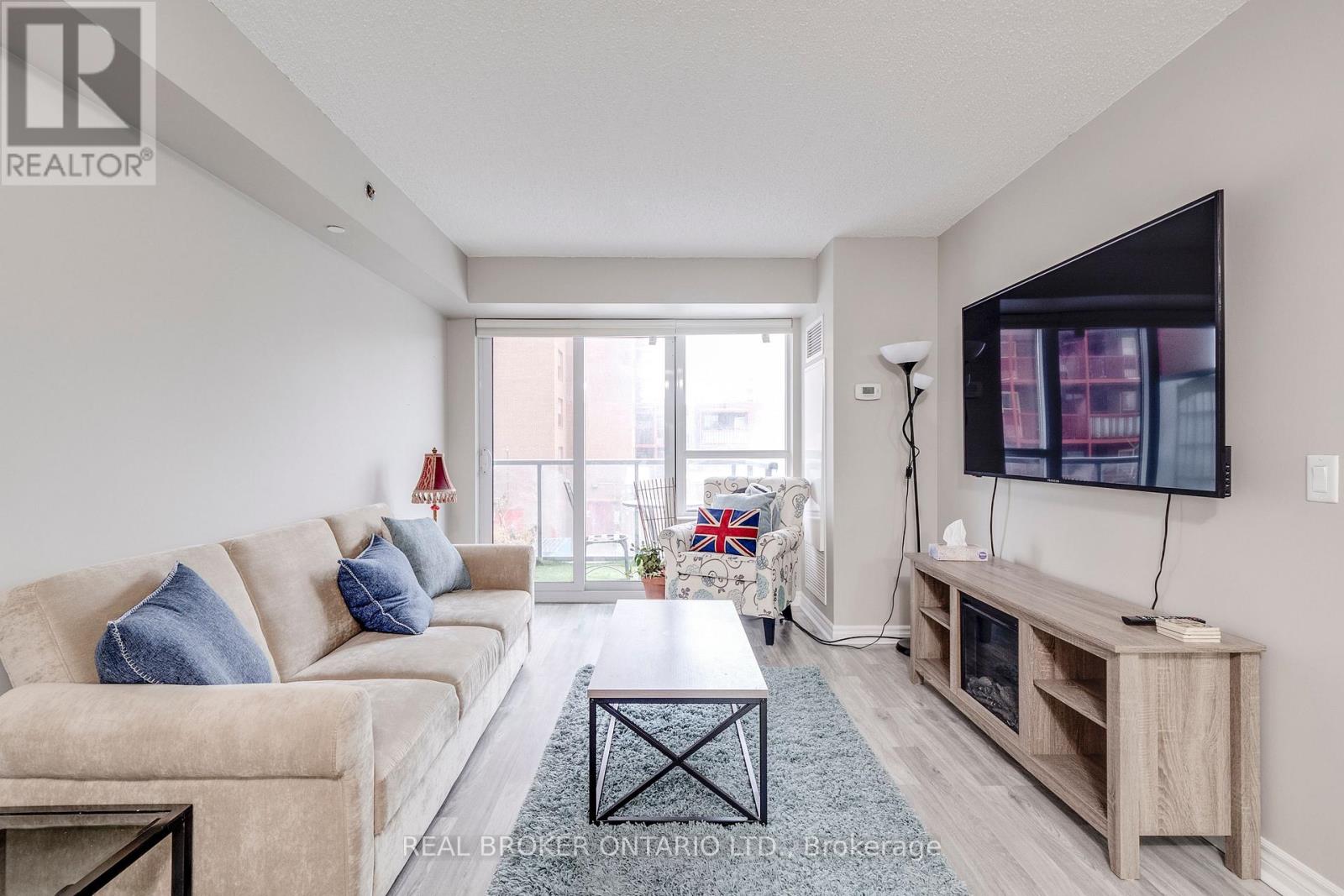 225 - 35 Saranac Boulevard, Toronto, Ontario  M6A 2G4 - Photo 5 - C13174786