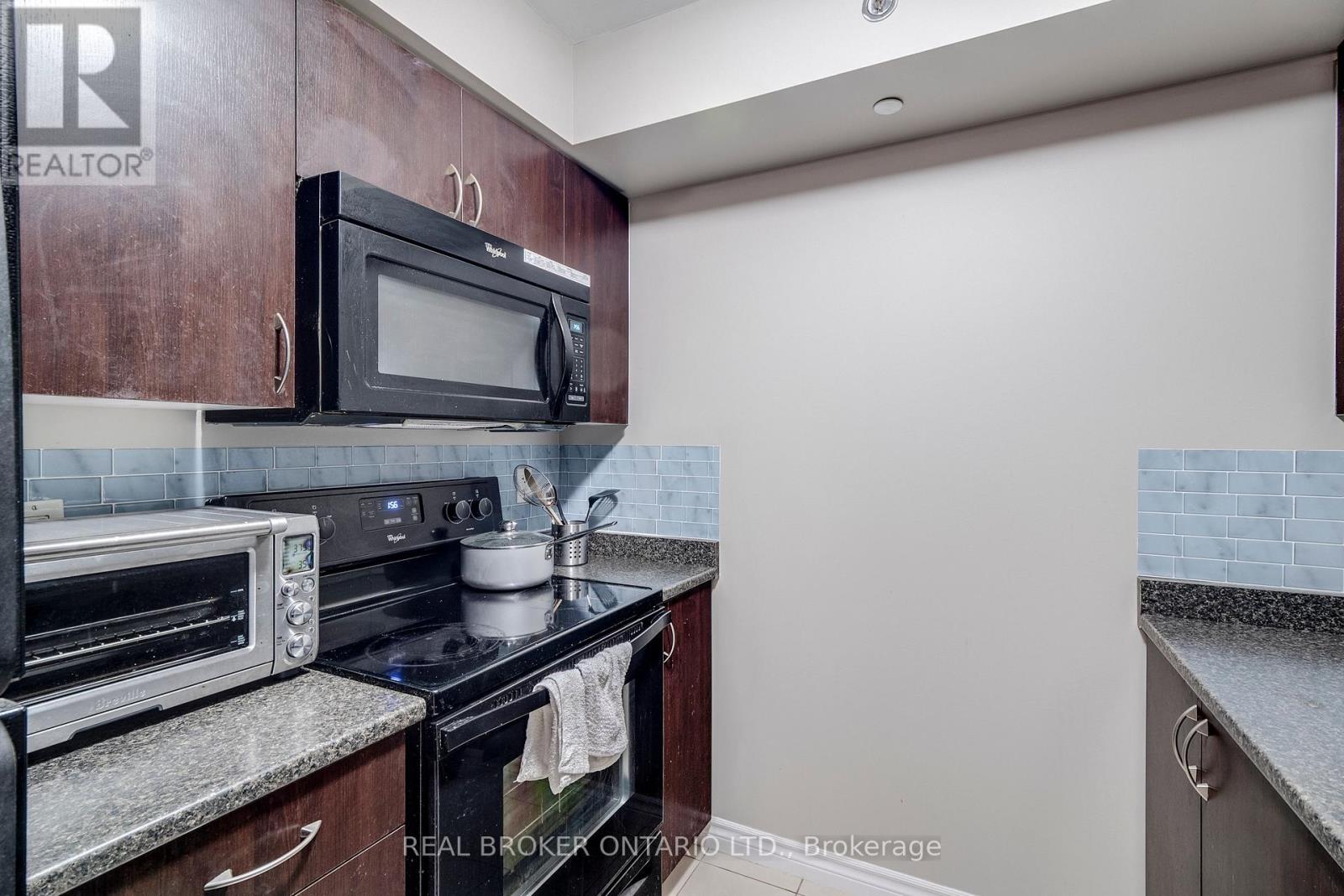 225 - 35 Saranac Boulevard, Toronto, Ontario  M6A 2G4 - Photo 7 - C13174786