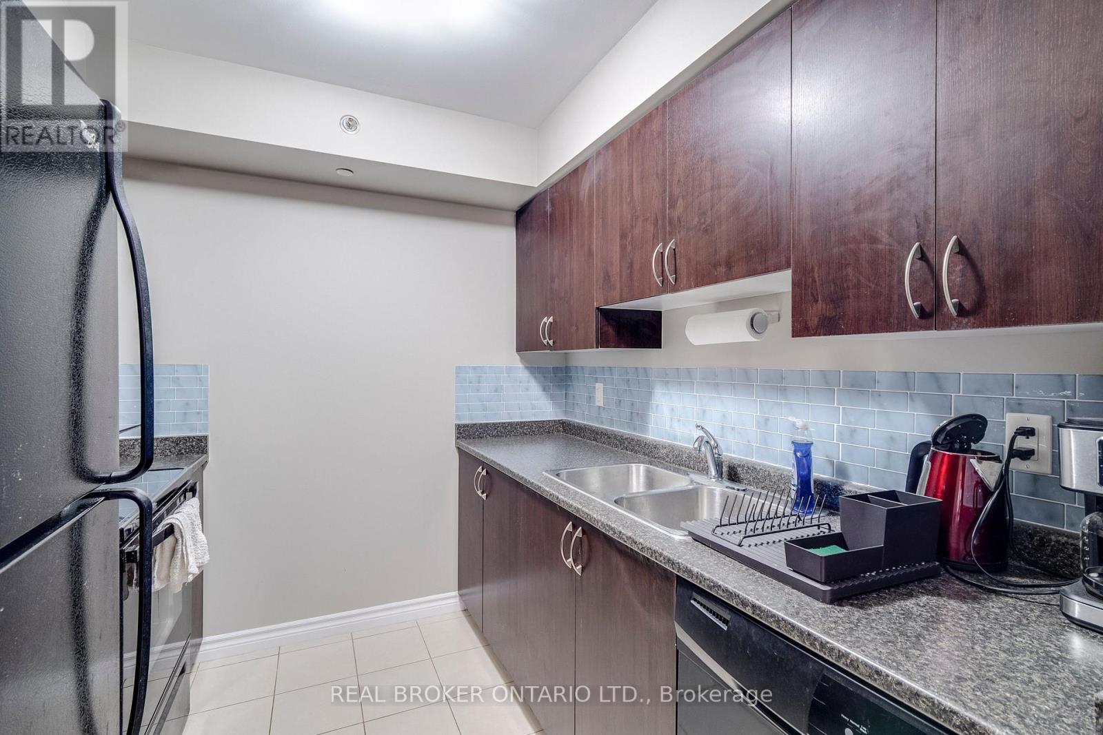 225 - 35 Saranac Boulevard, Toronto, Ontario  M6A 2G4 - Photo 8 - C13174786