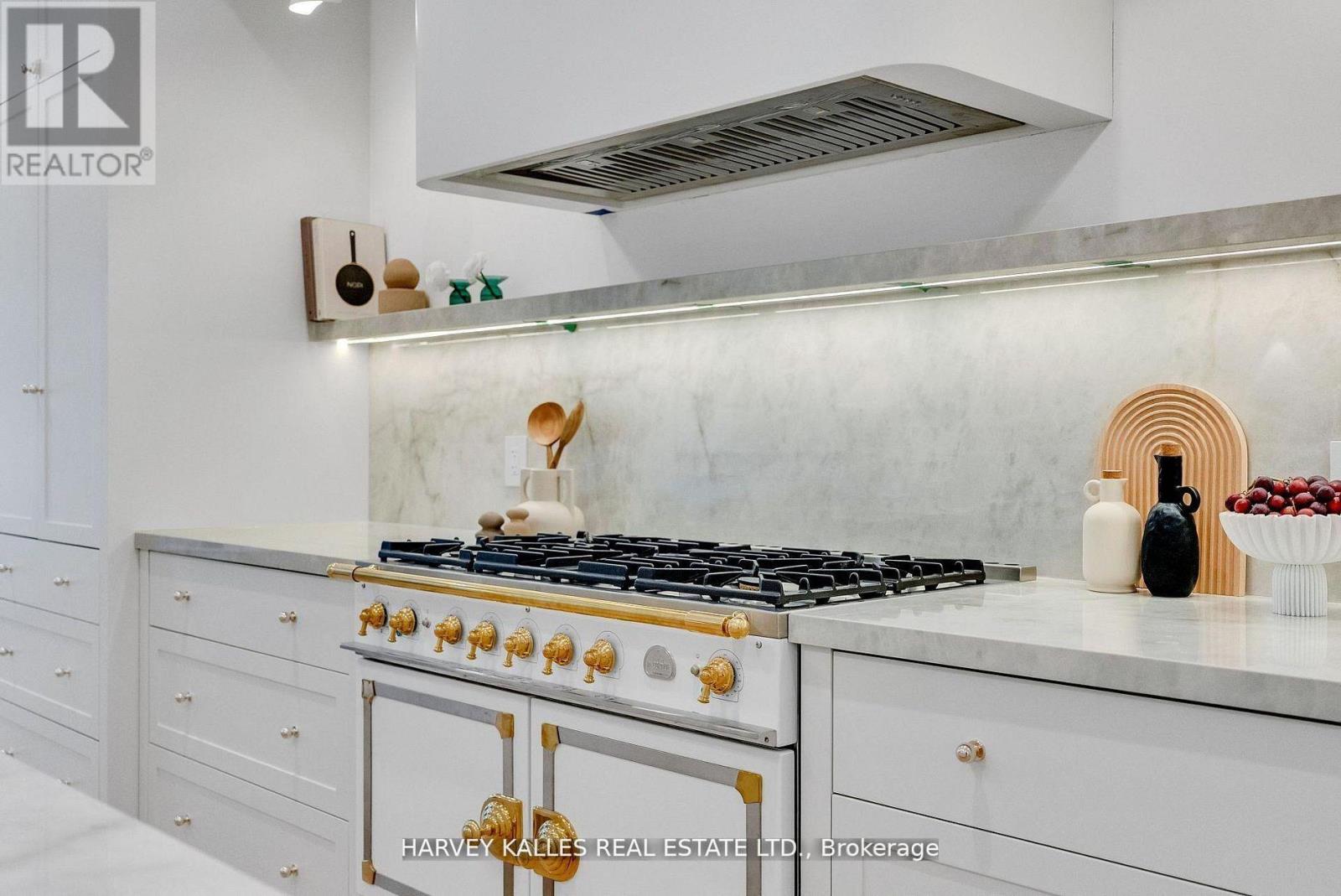 101 Briar Hill Avenue, Toronto, Ontario  M4R 1H8 - Photo 14 - C13174902