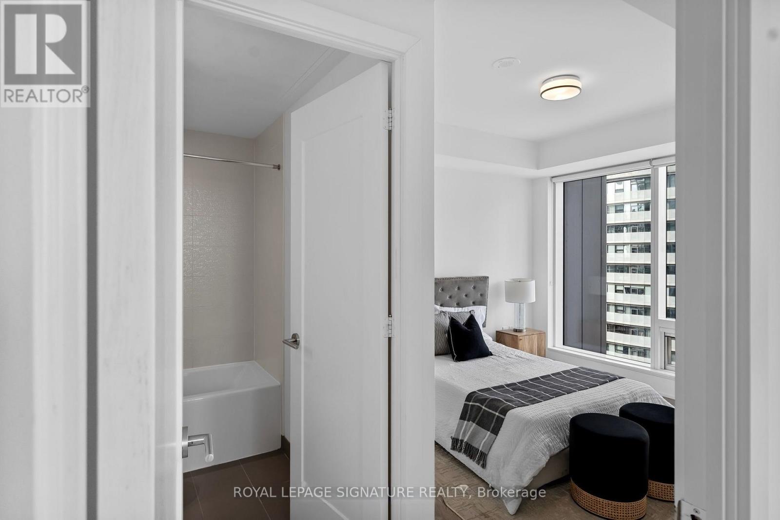 3003 - 10 York Street, Toronto, Ontario  M5J 0E1 - Photo 10 - C13175000