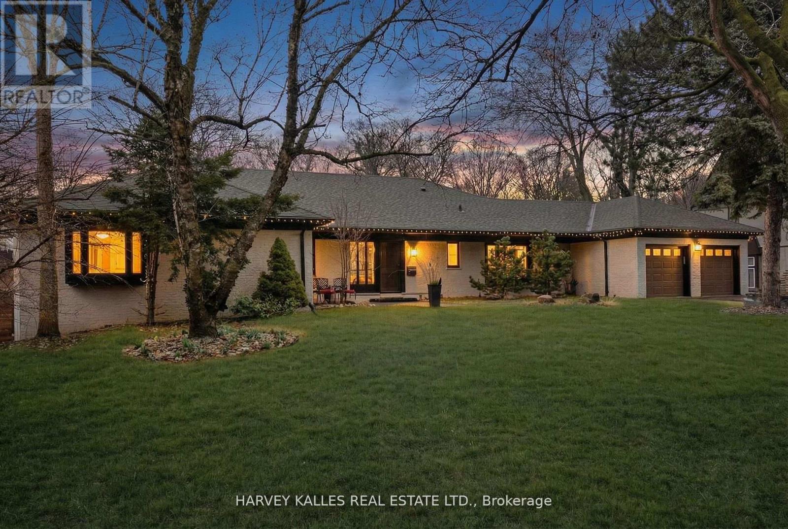 140 SANDRINGHAM DRIVE, Toronto, Ontario