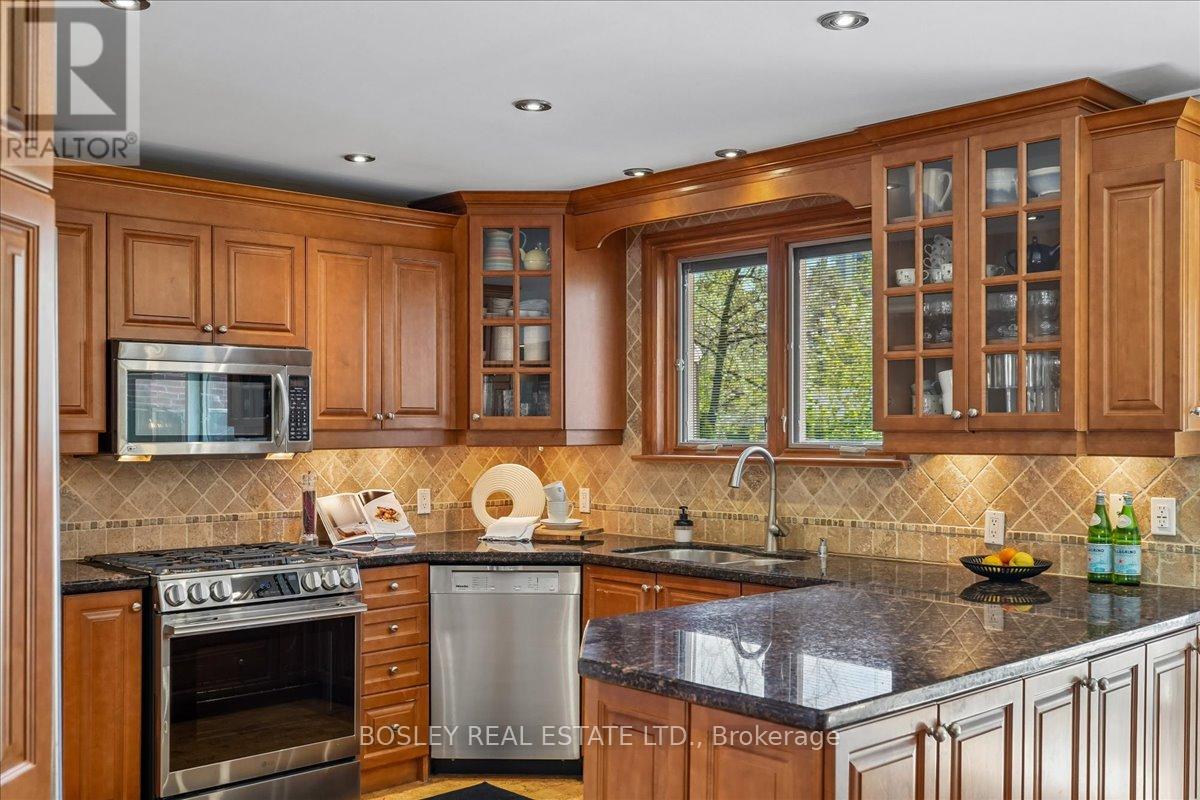 7 Howard Drive, Toronto, Ontario  M2K 1K4 - Photo 9 - C13175030