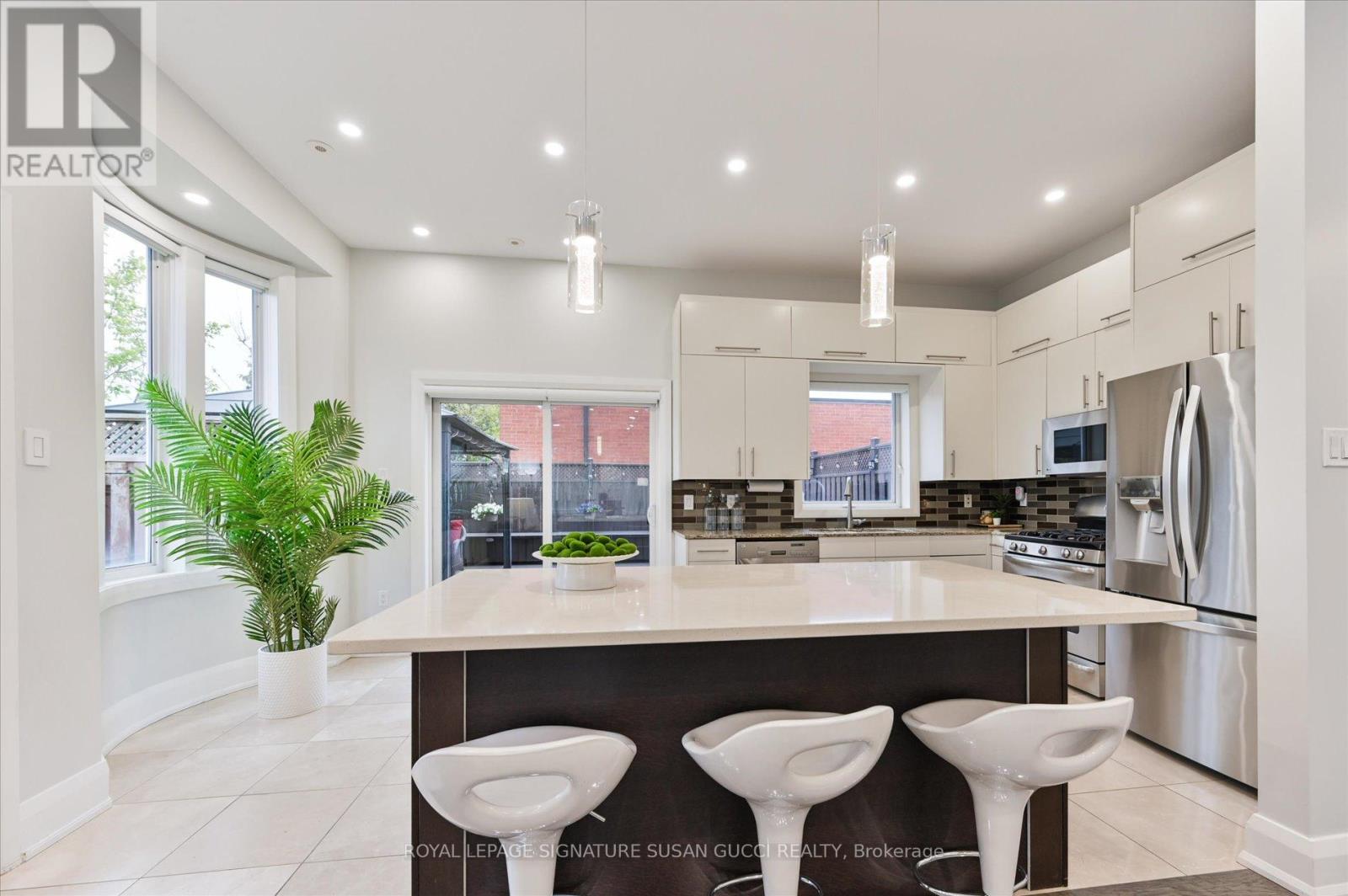 110 Tisdale Avenue, Toronto, Ontario  M4A 1Y7 - Photo 10 - C13175142