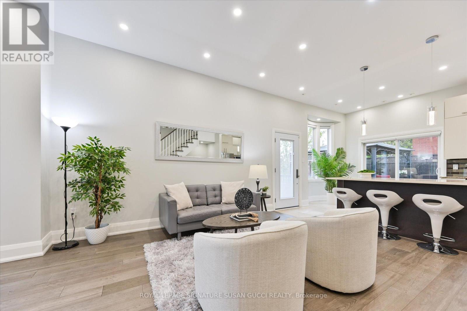 110 Tisdale Avenue, Toronto, Ontario  M4A 1Y7 - Photo 6 - C13175142