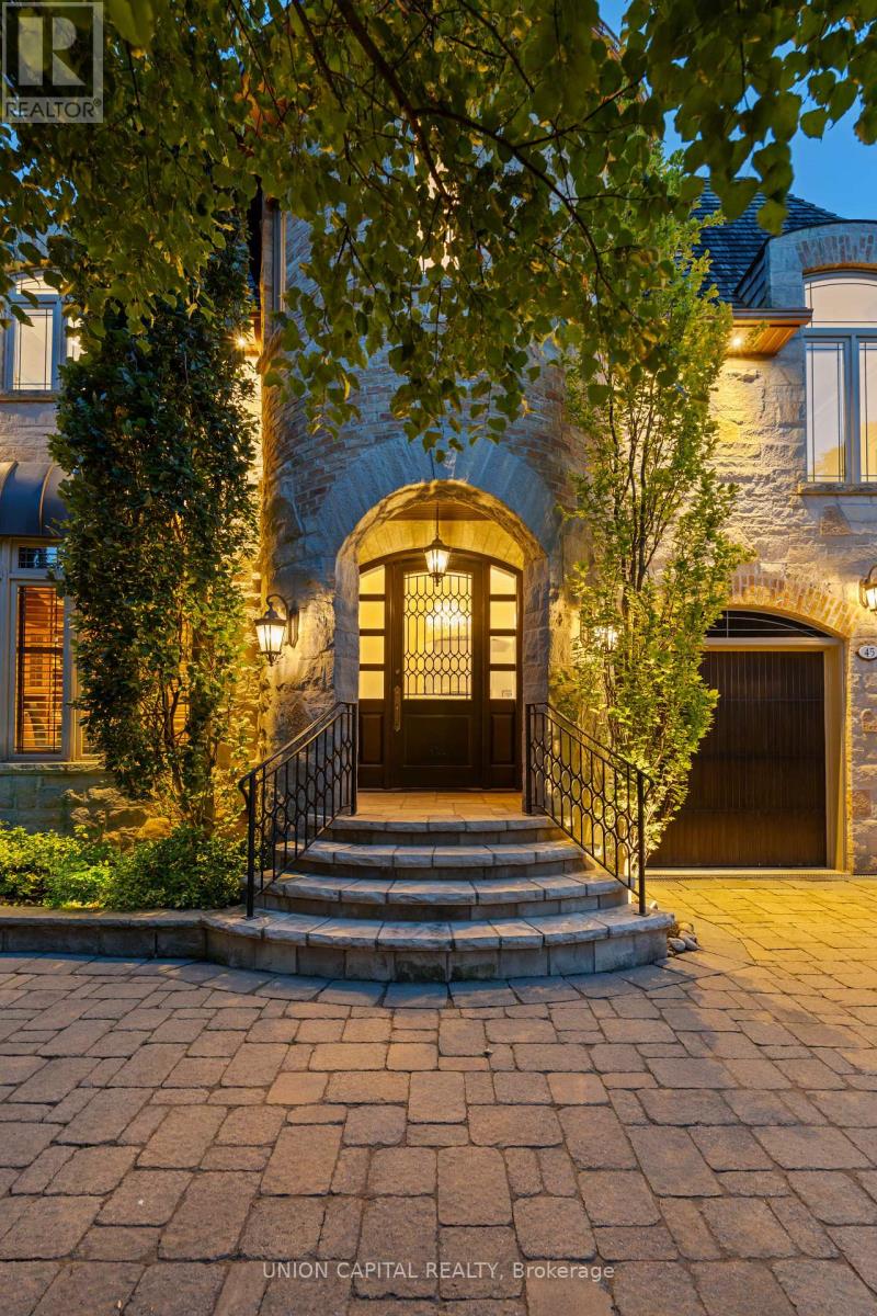 45 Gordon Road, Toronto, Ontario  M2P 1E2 - Photo 2 - C13175194