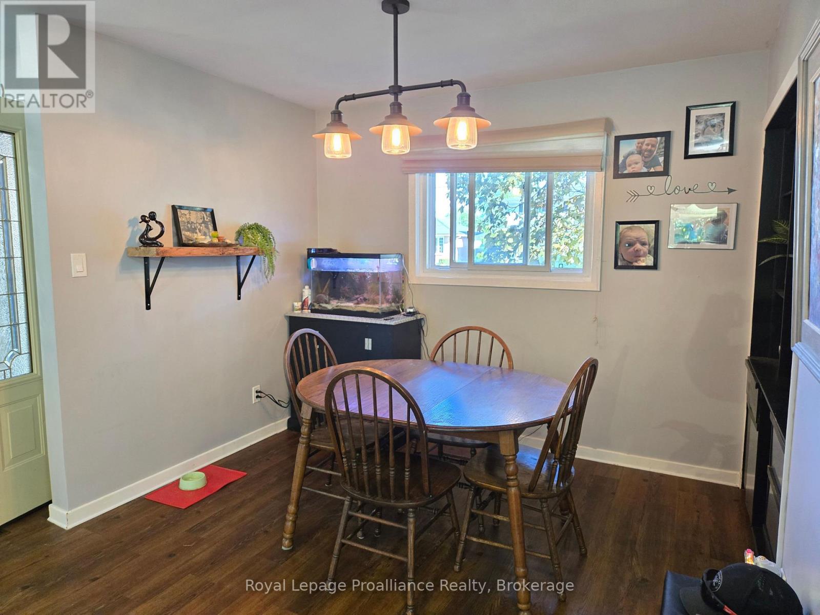16 Auburn Street, Belleville, Ontario  K8P 2N2 - Photo 3 - X13175132