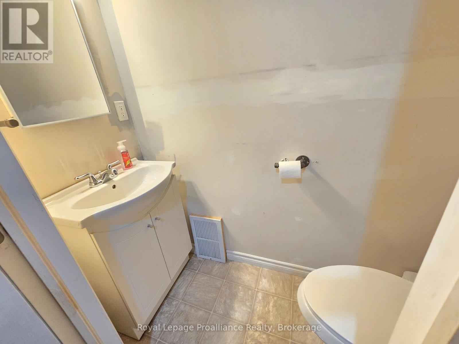 16 Auburn Street, Belleville, Ontario  K8P 2N2 - Photo 16 - X13175132