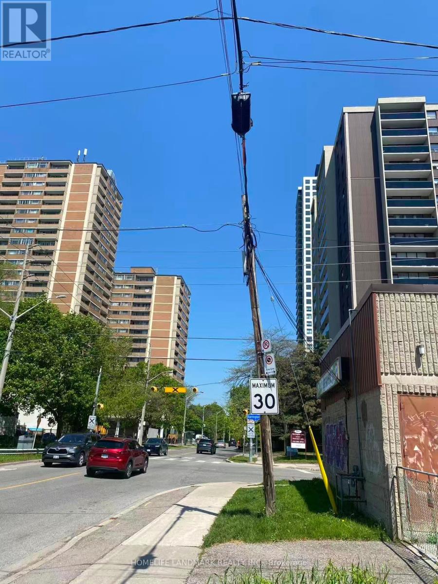 391 Lumsden Avenue, Toronto, Ontario  M4C 2L6 - Photo 2 - E13174666