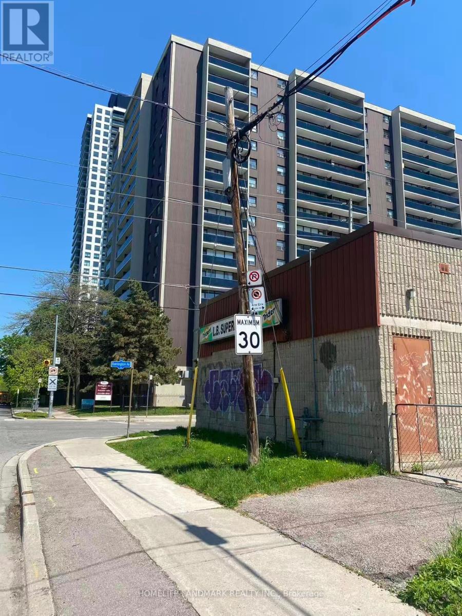 391 Lumsden Avenue, Toronto, Ontario  M4C 2L6 - Photo 3 - E13174666