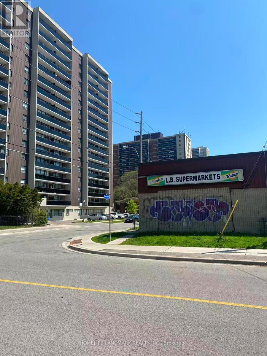 391 Lumsden Avenue, Toronto, Ontario  M4C 2L6 - Photo 4 - E13174666