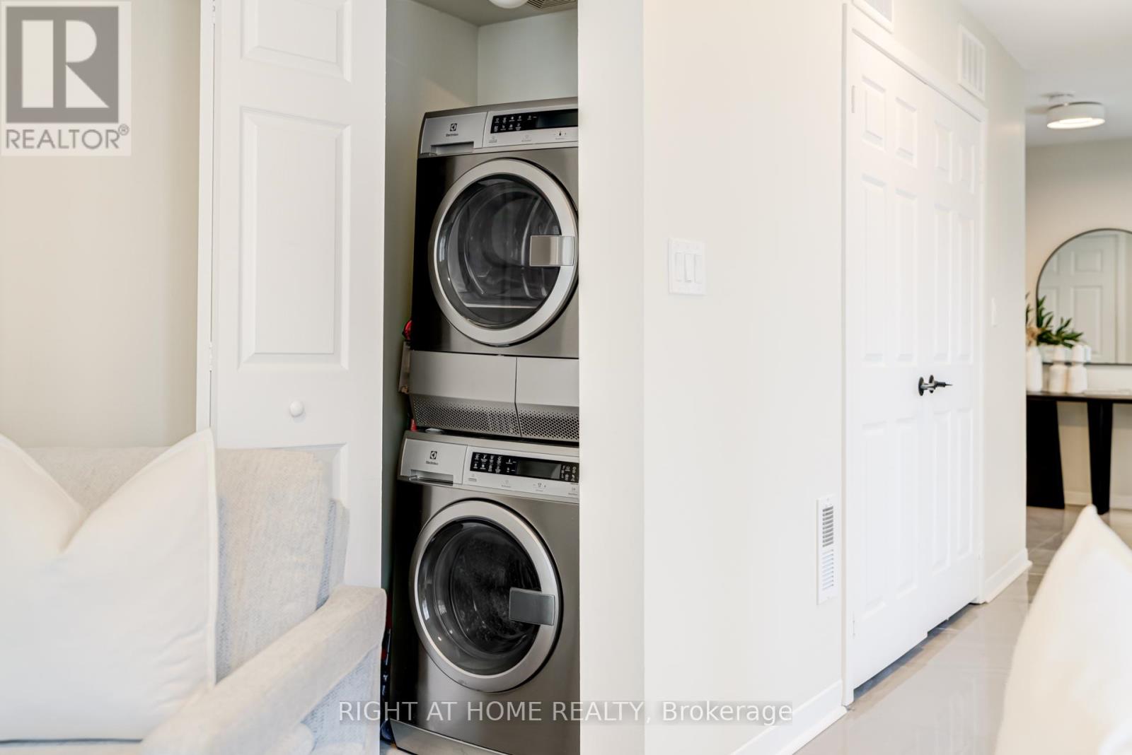 88 - 1250 St.martins Drive, Pickering, Ontario  L1W 0A2 - Photo 7 - E13174820