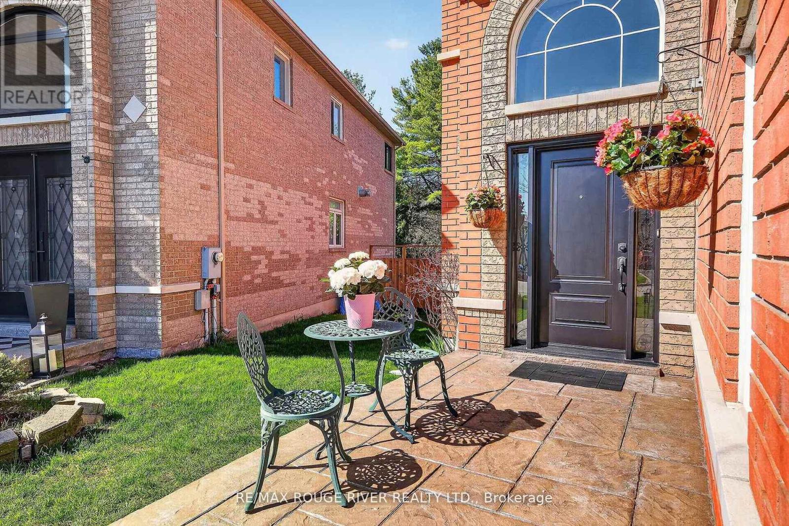 461 Summerpark Crescent, Pickering, Ontario  L1V 7A9 - Photo 6 - E13174978