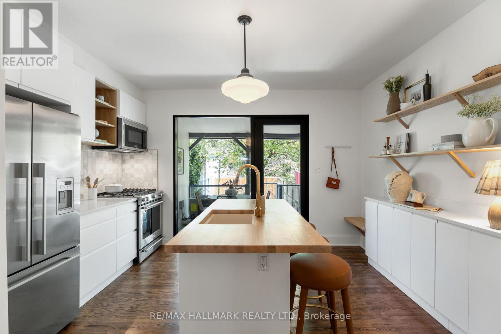 203 Parkmount Road, Toronto, Ontario  M4J 4V5 - Photo 10 - E13174996