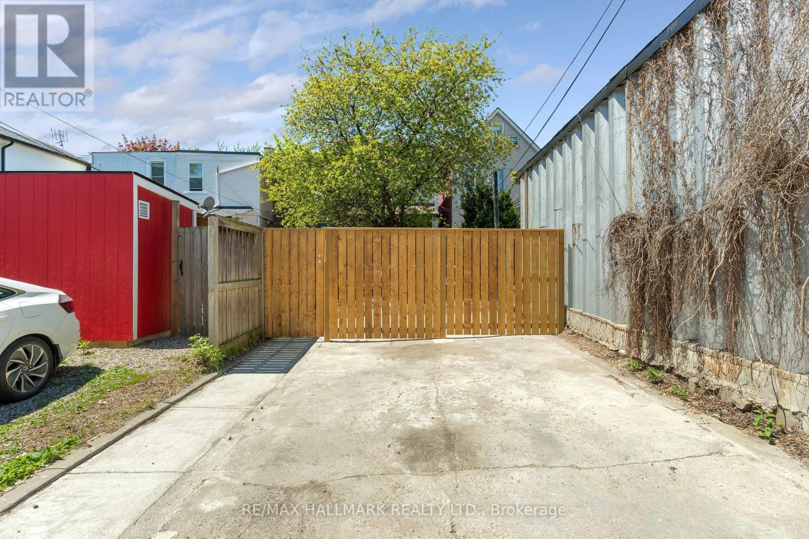 203 Parkmount Road, Toronto, Ontario  M4J 4V5 - Photo 39 - E13174996