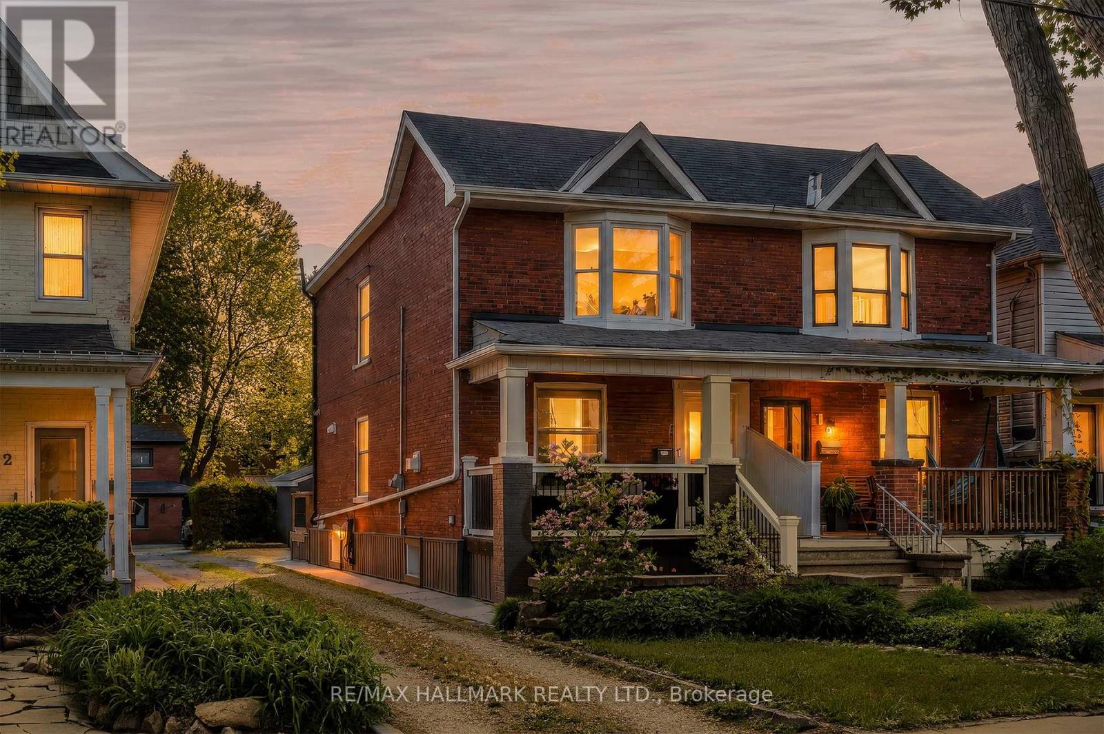 4 WAYLAND AVENUE, Toronto, Ontario