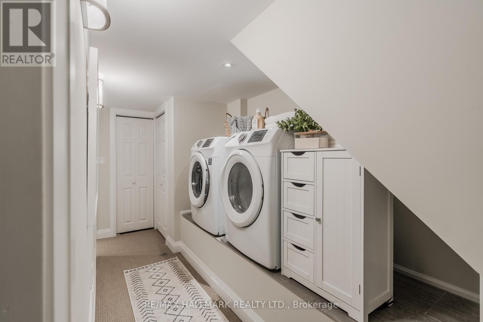 4 Wayland Avenue, Toronto, Ontario  M4E 3C7 - Photo 22 - E13175106