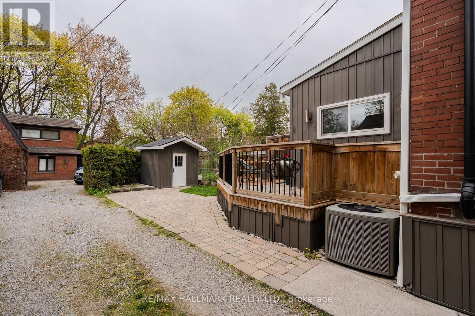 4 Wayland Avenue, Toronto, Ontario  M4E 3C7 - Photo 25 - E13175106