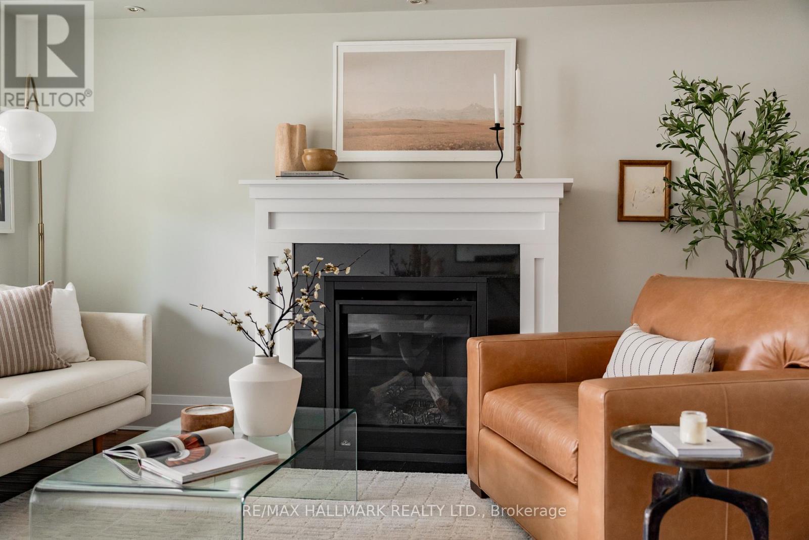 4 Wayland Avenue, Toronto, Ontario  M4E 3C7 - Photo 4 - E13175106