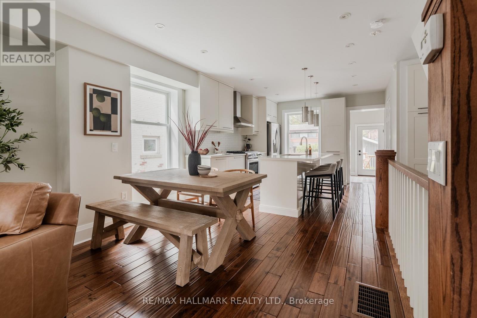 4 Wayland Avenue, Toronto, Ontario  M4E 3C7 - Photo 6 - E13175106
