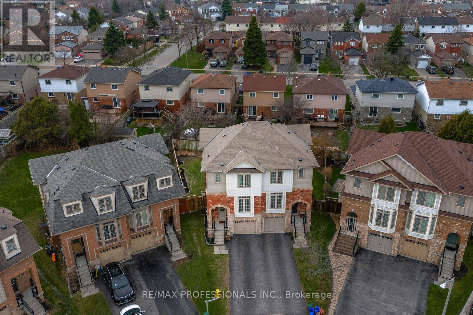 45 Horton Street, Ajax, Ontario  L1Z 1E3 - Photo 3 - E13175112