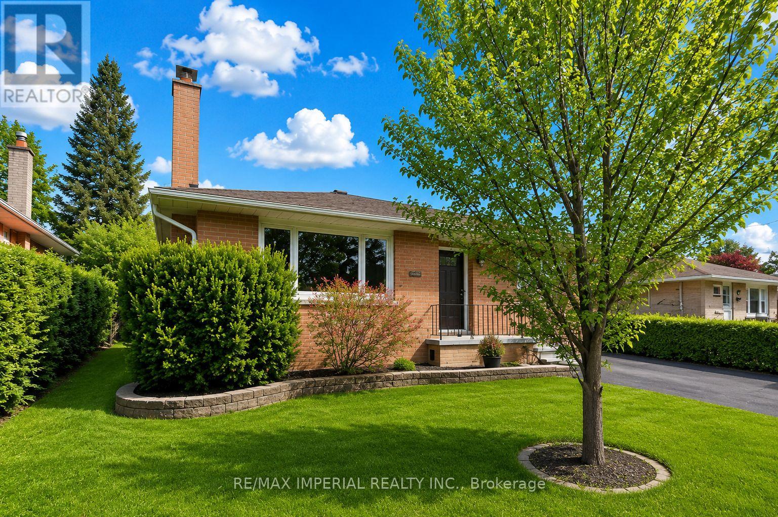 MAIN - 711 GILBERT STREET W, Whitby, Ontario