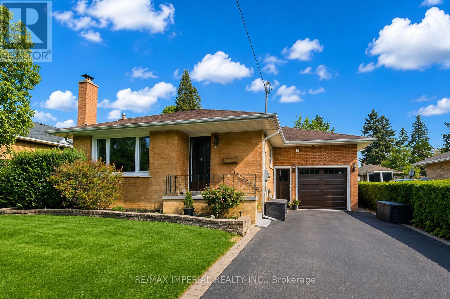 Main - 711 Gilbert Street W, Whitby, Ontario  L1N 1S1 - Photo 2 - E13175126