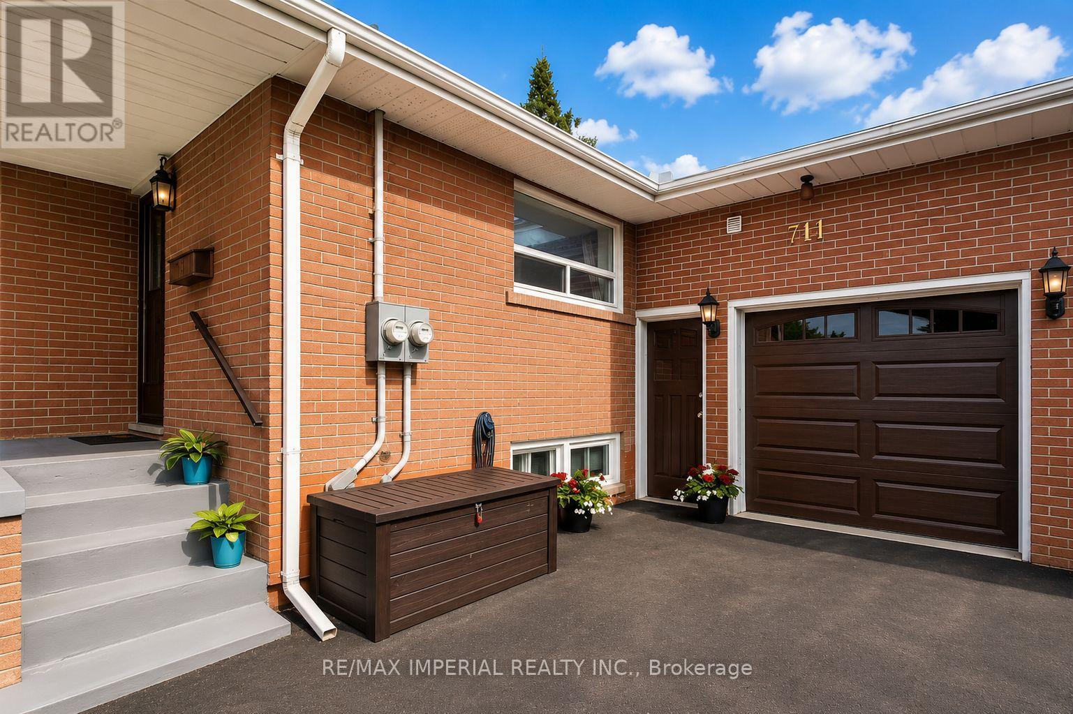 Main - 711 Gilbert Street W, Whitby, Ontario  L1N 1S1 - Photo 3 - E13175126
