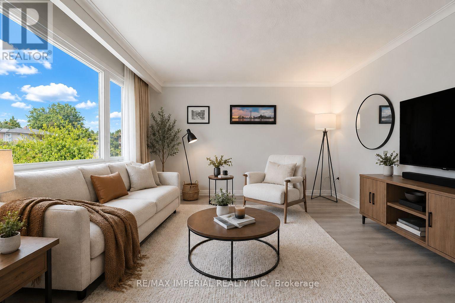 Main - 711 Gilbert Street W, Whitby, Ontario  L1N 1S1 - Photo 4 - E13175126