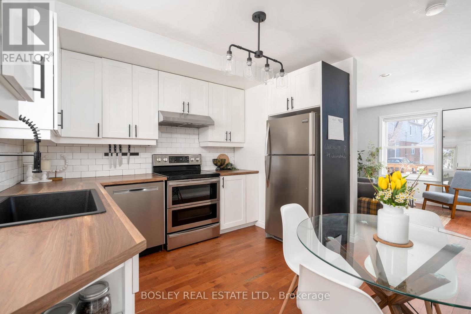 24 Queensdale Avenue, Toronto, Ontario  M4J 1X9 - Photo 10 - E13175140
