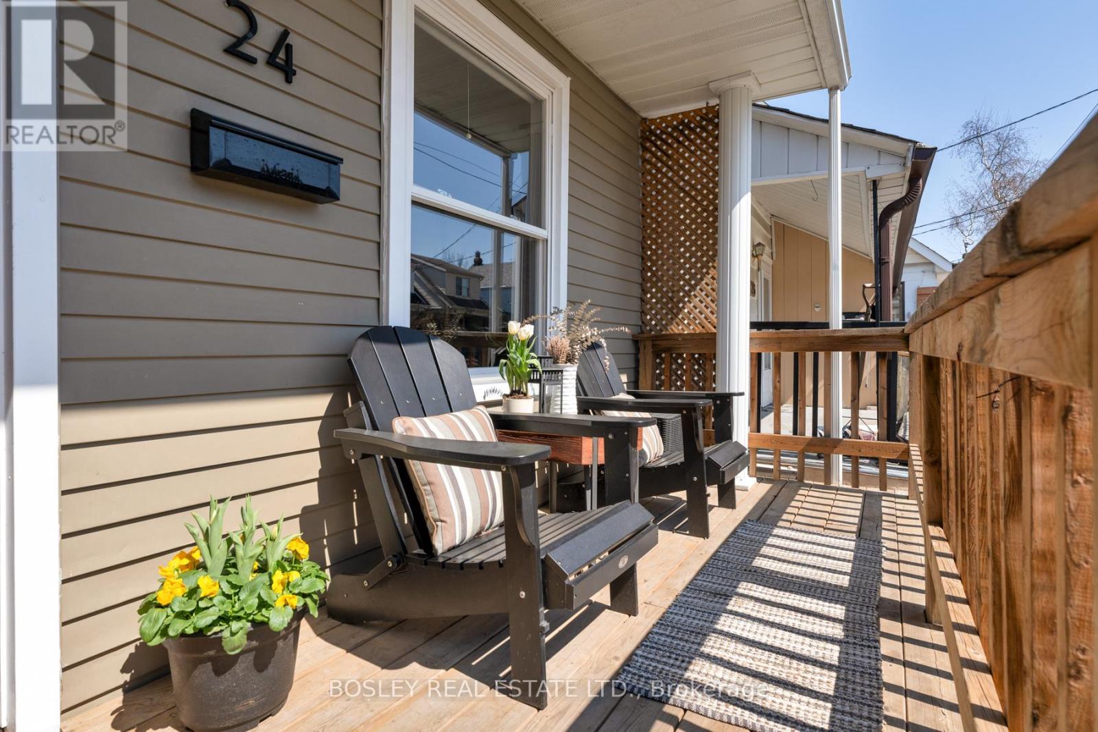 24 Queensdale Avenue, Toronto, Ontario  M4J 1X9 - Photo 2 - E13175140