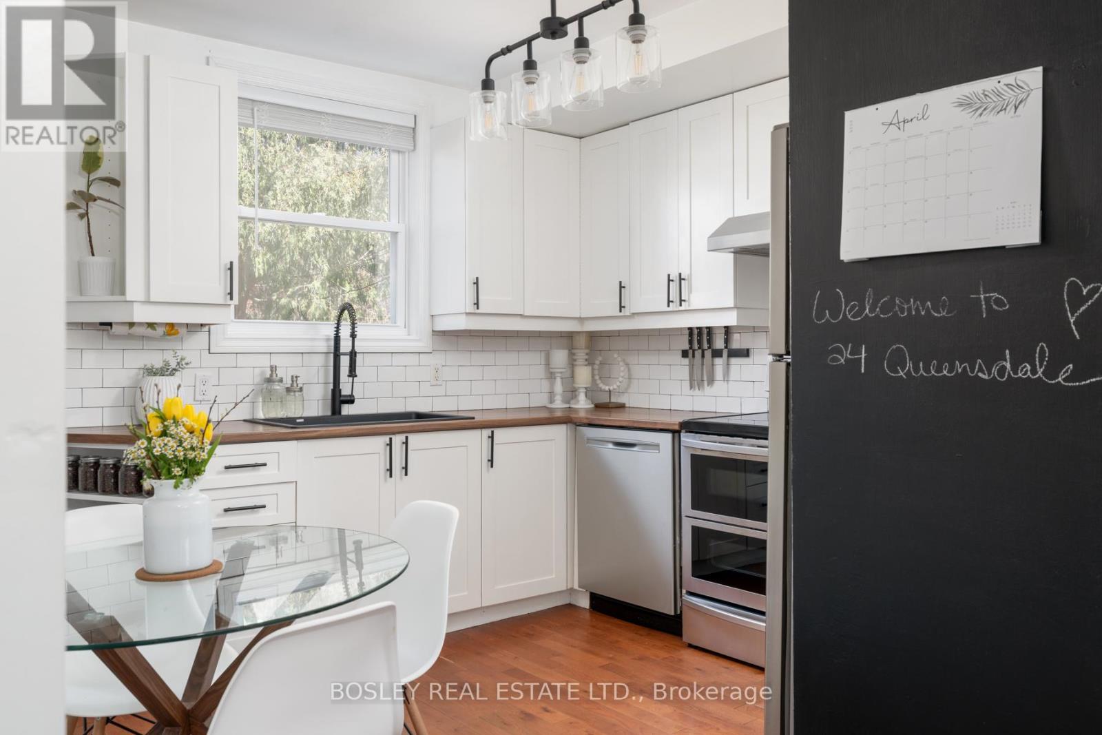 24 Queensdale Avenue, Toronto, Ontario  M4J 1X9 - Photo 6 - E13175140