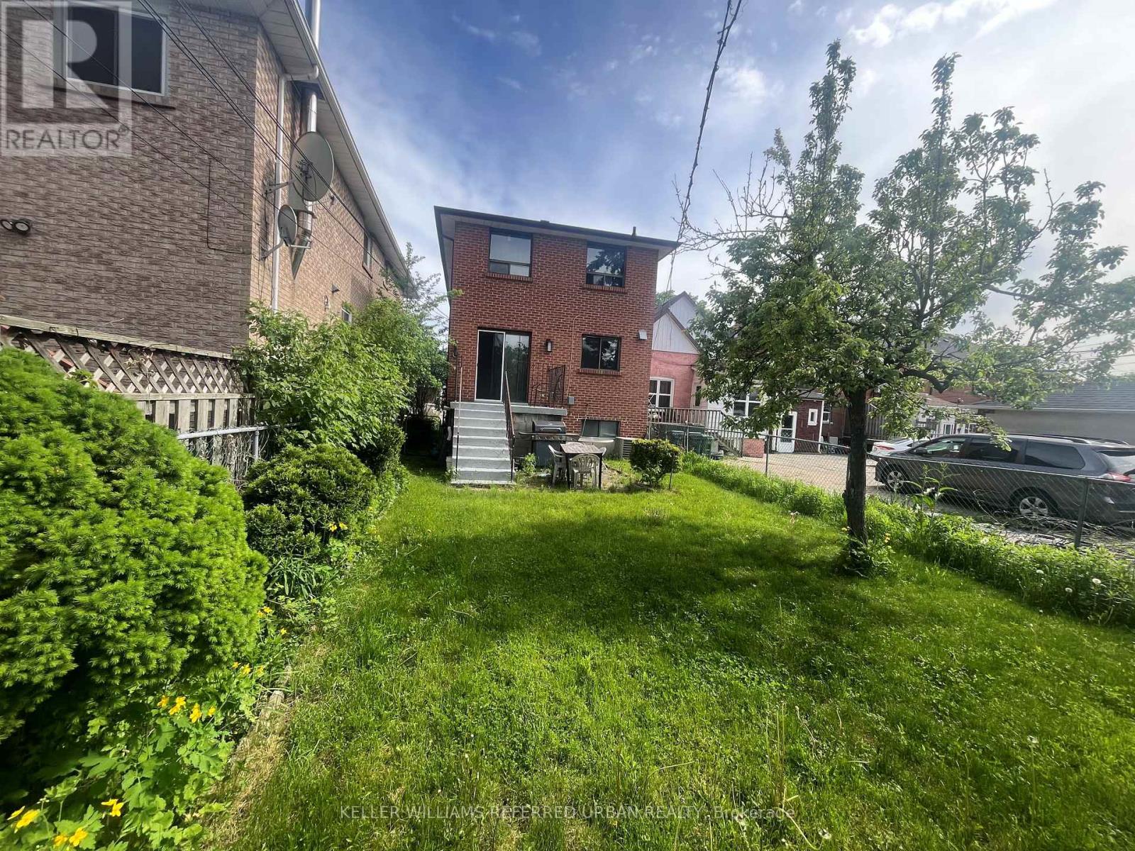 Main - 222 Mortimer Avenue, Toronto, Ontario  M4J 2C5 - Photo 11 - E13175154