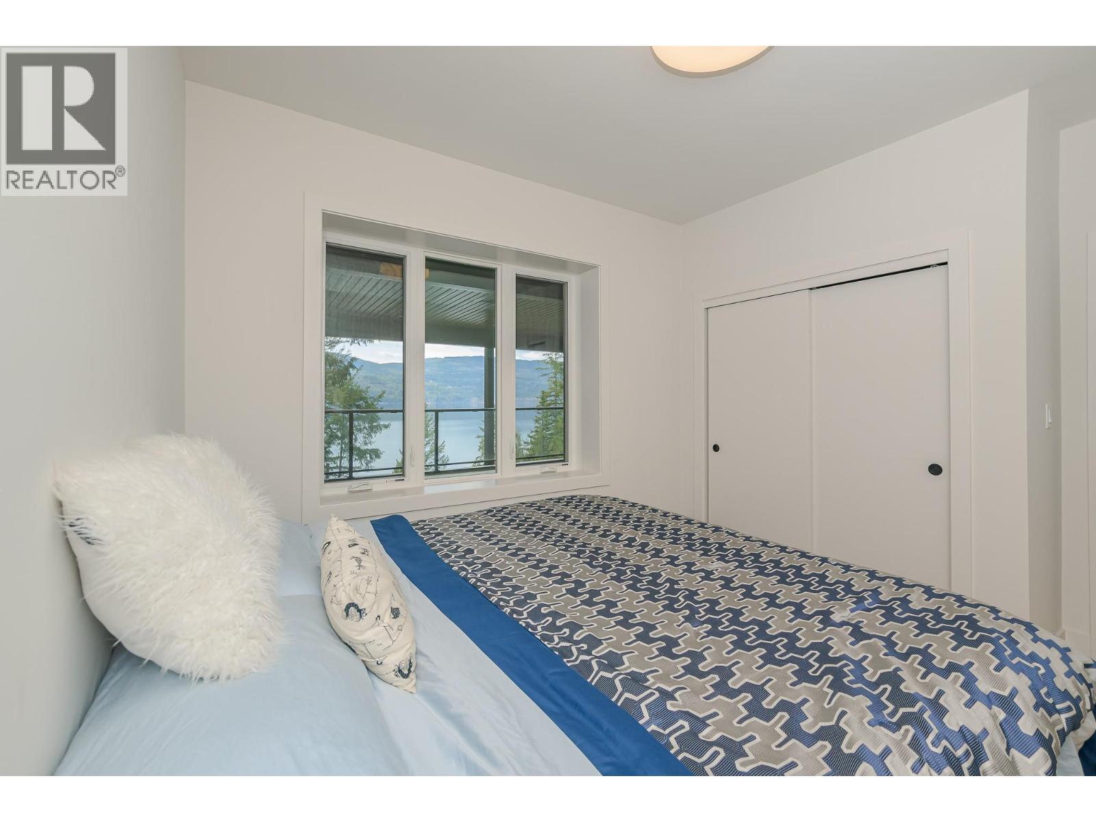 7750 Golf Course Road, Anglemont, British Columbia  V0E 1M8 - Photo 36 - 10344080