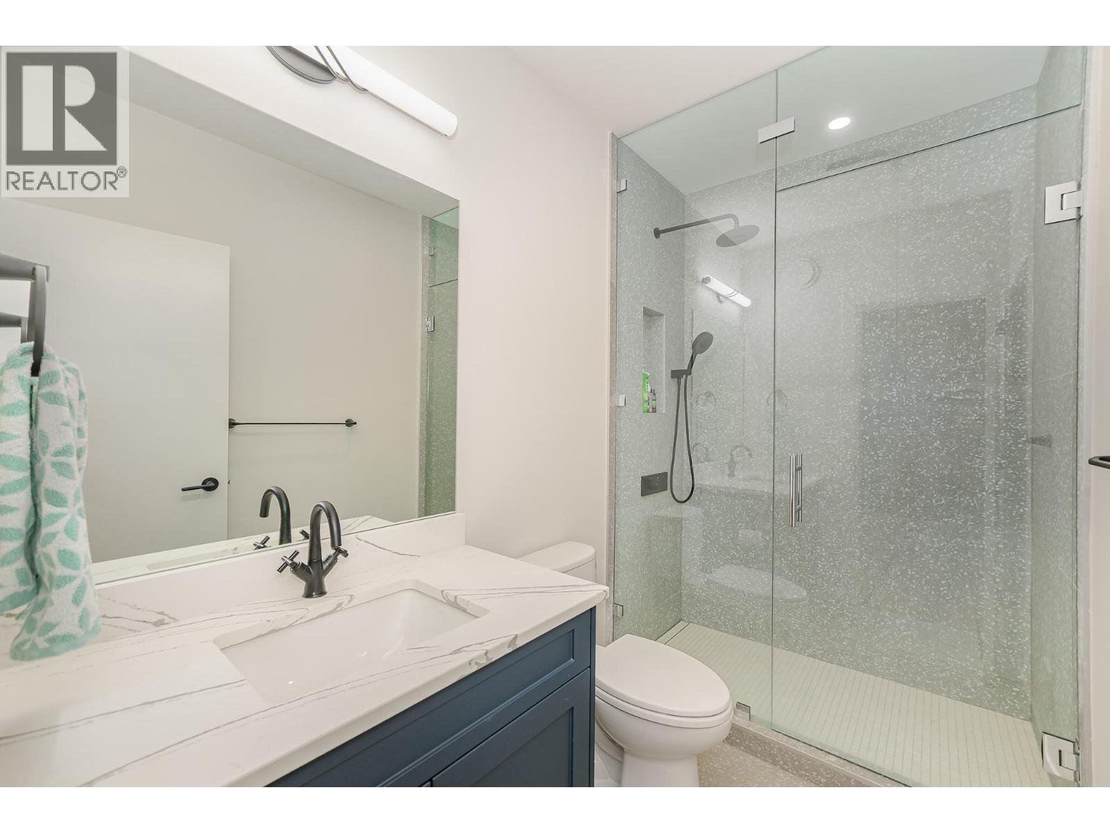 7750 Golf Course Road, Anglemont, British Columbia  V0E 1M8 - Photo 39 - 10344080