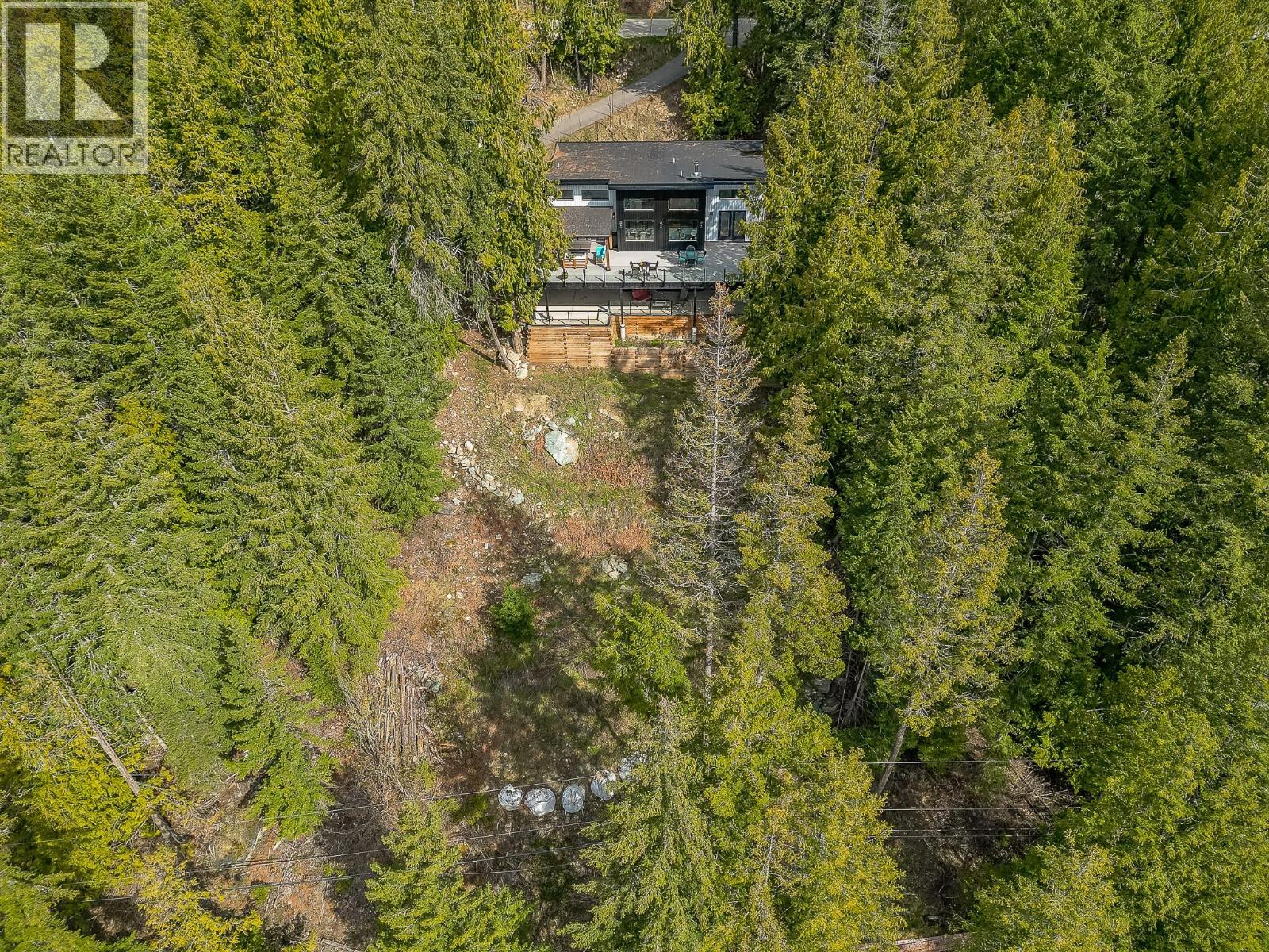 7750 Golf Course Road, Anglemont, British Columbia  V0E 1M8 - Photo 48 - 10344080