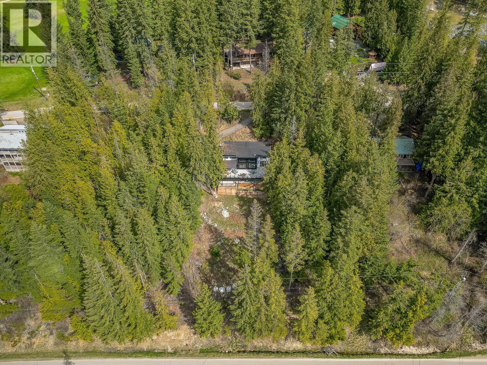 7750 Golf Course Road, Anglemont, British Columbia  V0E 1M8 - Photo 51 - 10344080