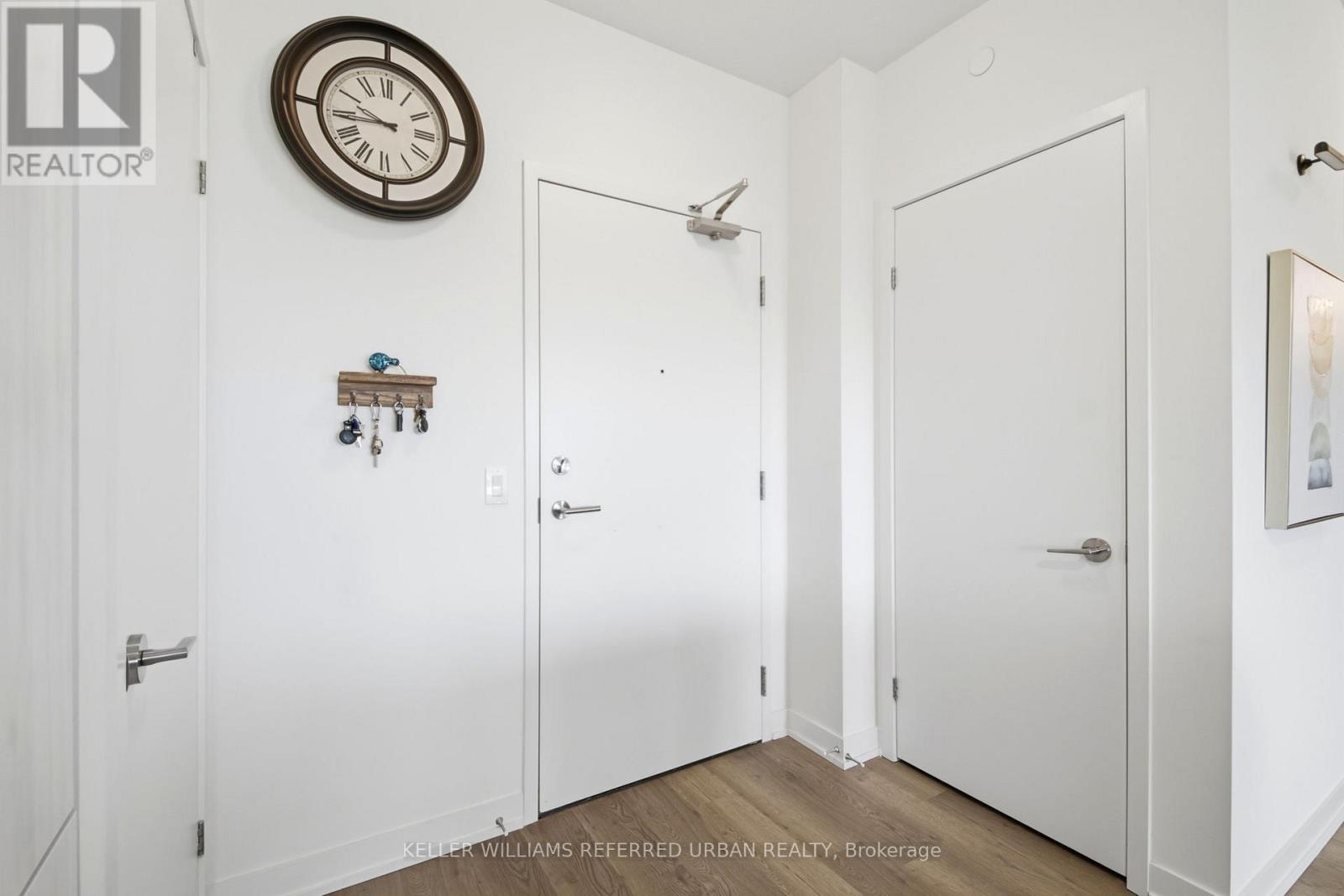 #404 - 6 David Eyer Road, Richmond Hill, Ontario  L4S 0N5 - Photo 3 - N13174770