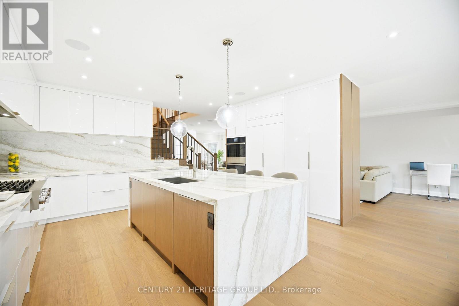 59 Estate Garden Drive, Richmond Hill, Ontario  L4E 3V5 - Photo 8 - N13175082
