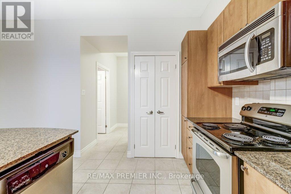 209 - 10211 Keele Street, Vaughan, Ontario L6A 4R7 - Photo 3 - N13175086