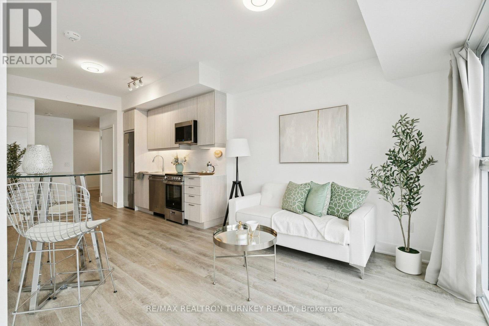 018 - 185 DEERFIELD ROAD, Newmarket, Ontario
