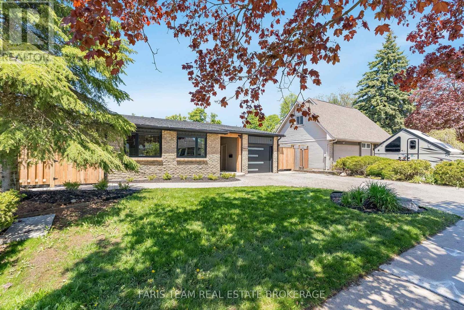 12 Oren Boulevard, Barrie, Ontario  L4N 4M1 - Photo 3 - S13174792