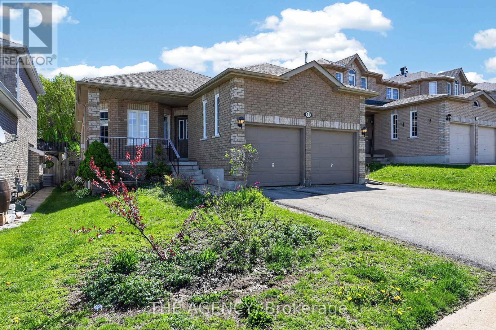21 Silver Trail, Barrie, Ontario  L4N 2S2 - Photo 3 - S13175036