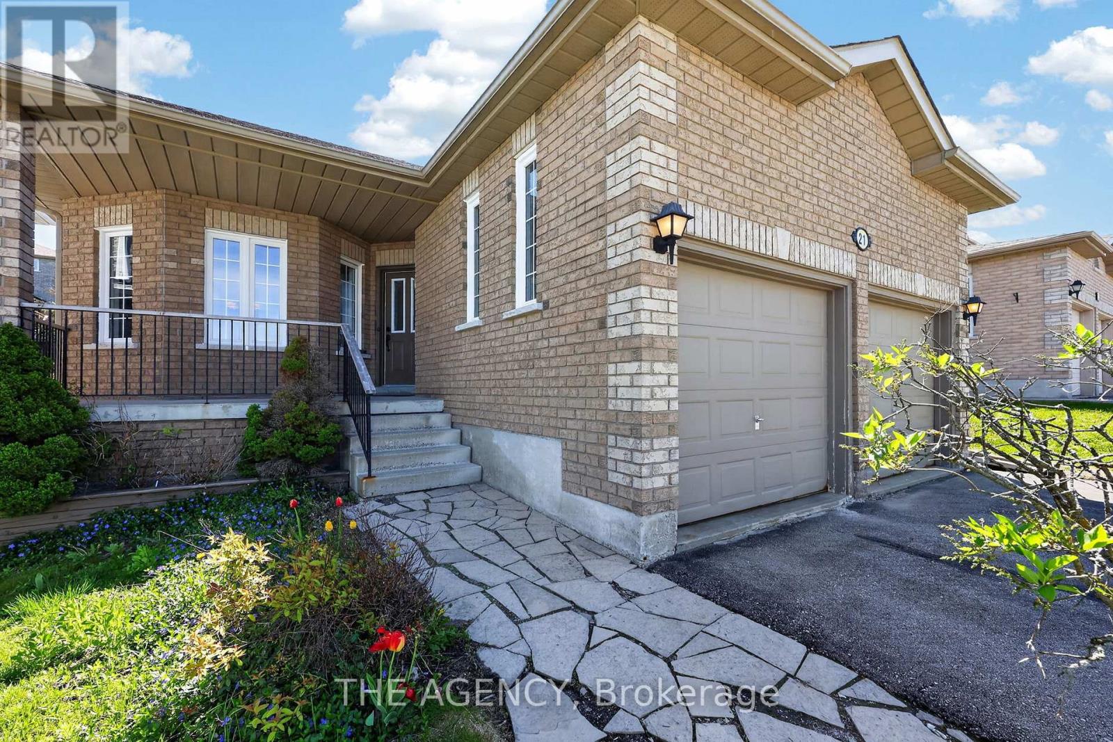 21 Silver Trail, Barrie, Ontario  L4N 2S2 - Photo 5 - S13175036