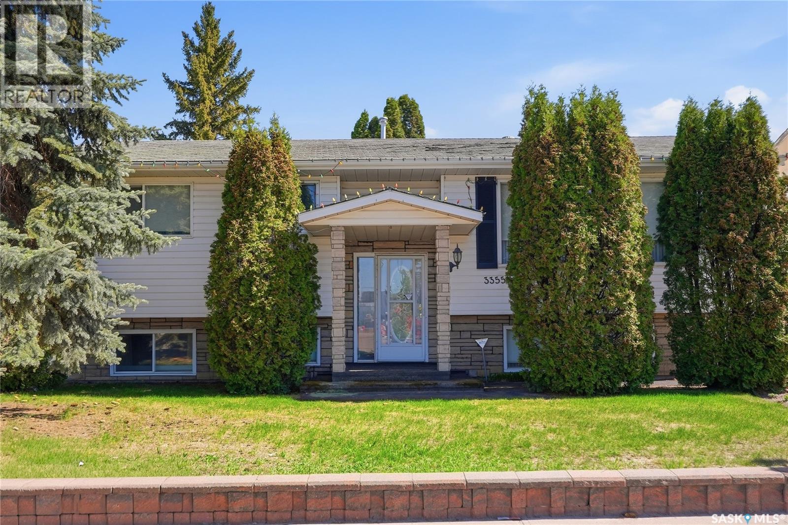 3355 Fairlight Drive, Saskatoon, Saskatchewan  S7N 4M1 - Photo 2 - SK037140
