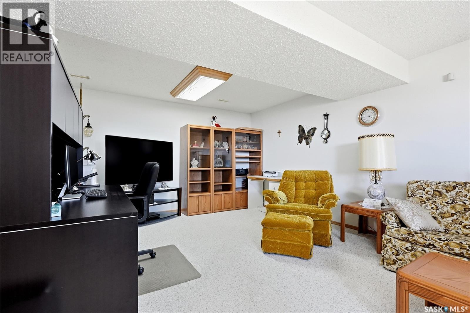 3355 Fairlight Drive, Saskatoon, Saskatchewan  S7N 4M1 - Photo 25 - SK037140