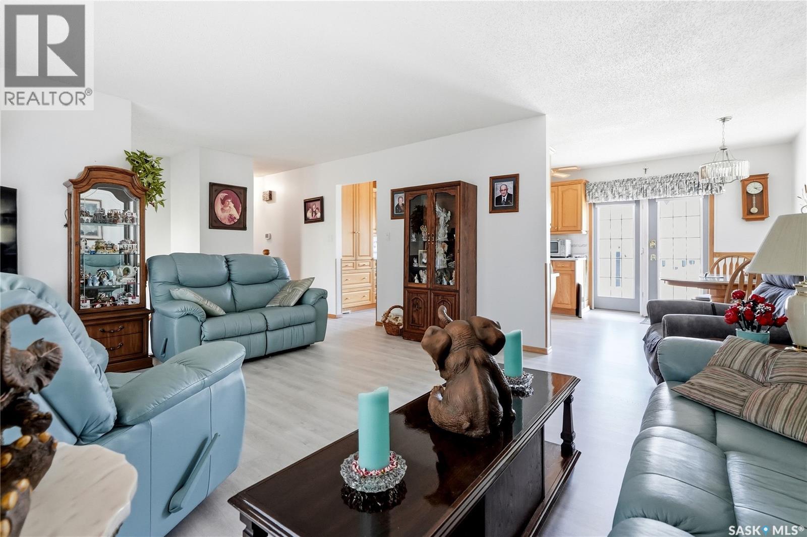 3355 Fairlight Drive, Saskatoon, Saskatchewan  S7N 4M1 - Photo 7 - SK037140