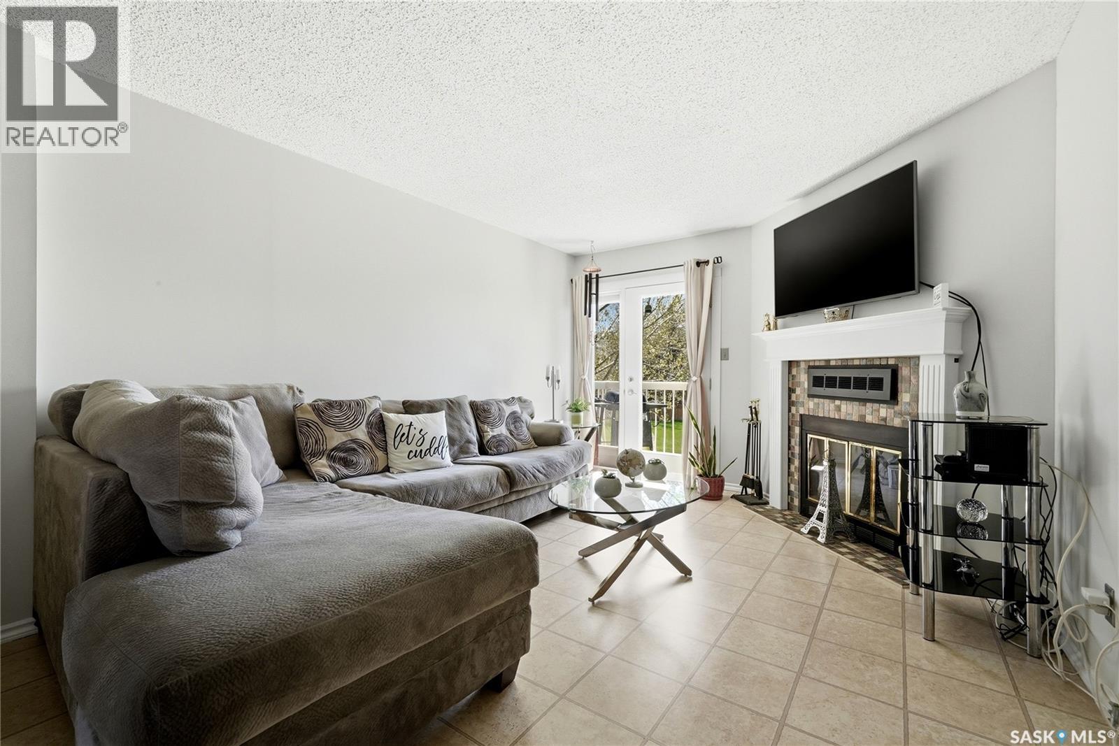 6427 Rochdale Boulevard, Regina, Saskatchewan  S4X 2Y9 - Photo 1 - SK037102