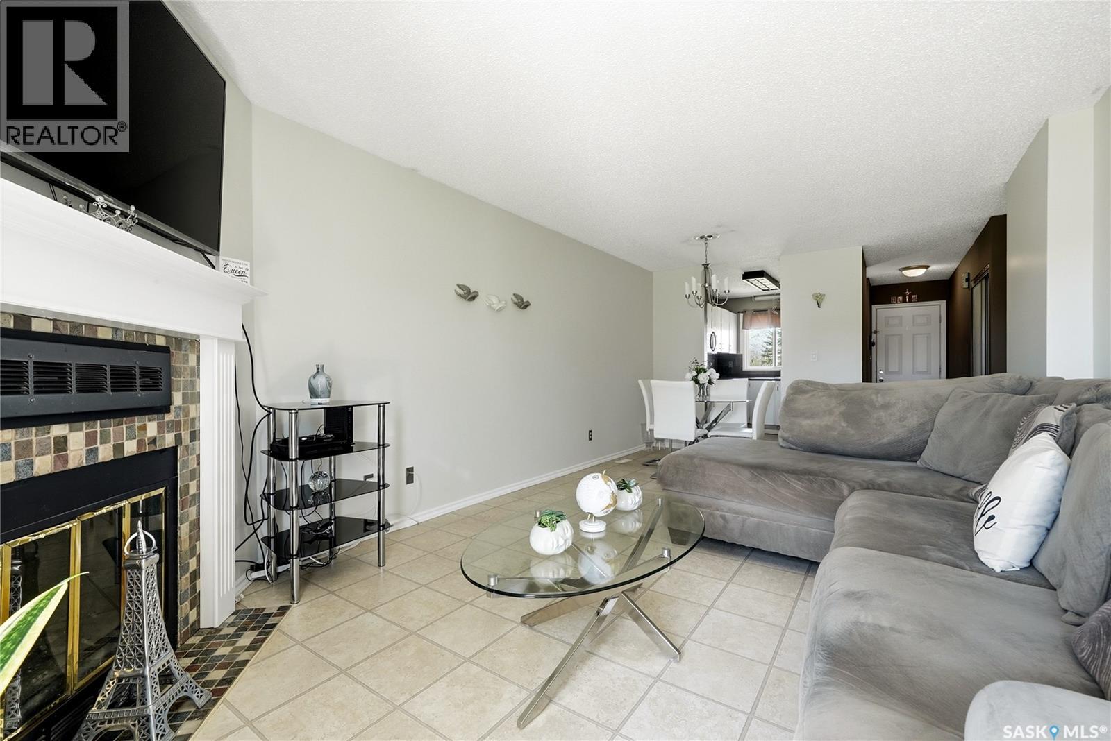 6427 Rochdale Boulevard, Regina, Saskatchewan  S4X 2Y9 - Photo 2 - SK037102