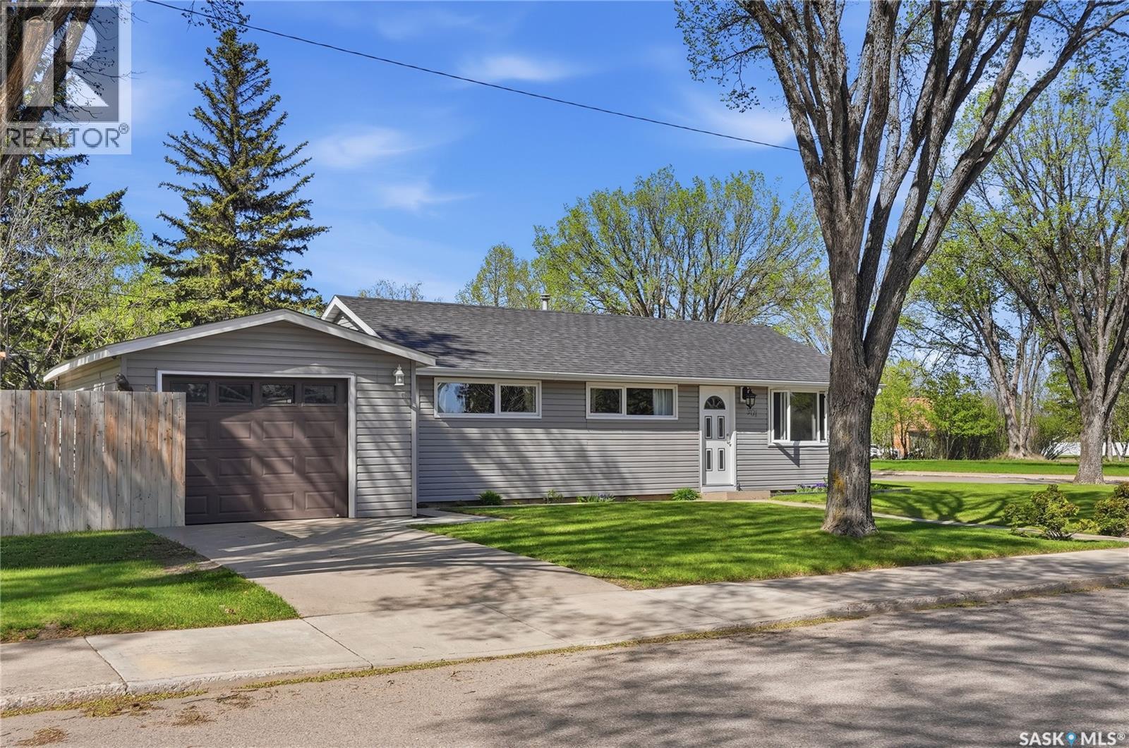 901 R AVENUE N, saskatoon, Saskatchewan